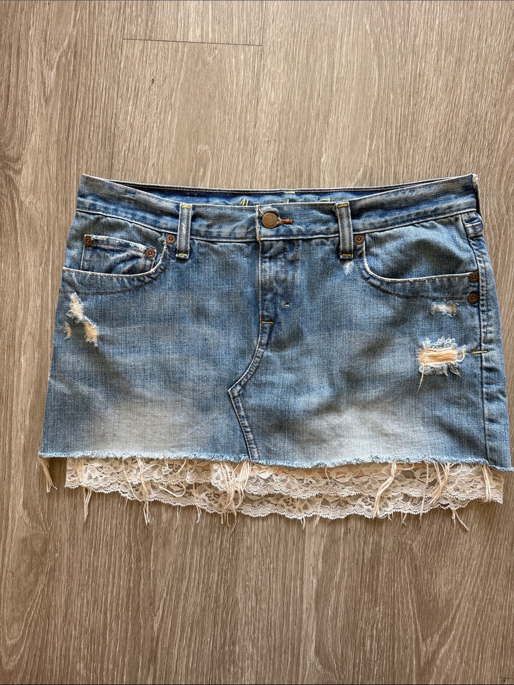 Vintage Y2K Abercrombie & Fitch Light Blue Distressed Denim Mini Skirt Size 4
